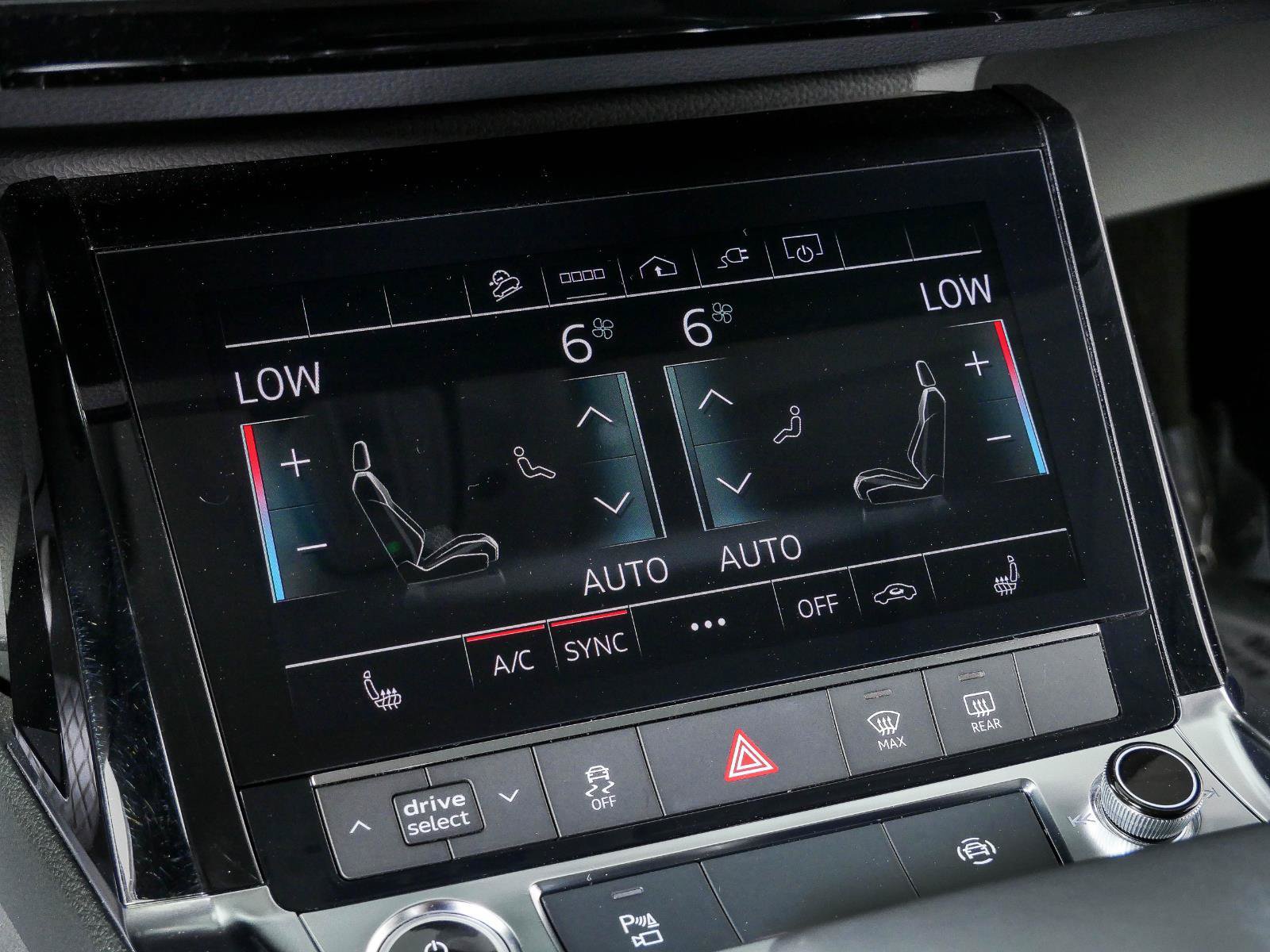 Used 2022 Audi e-tron Premium w/ Convenience Plus Package AWD/4WD image 29