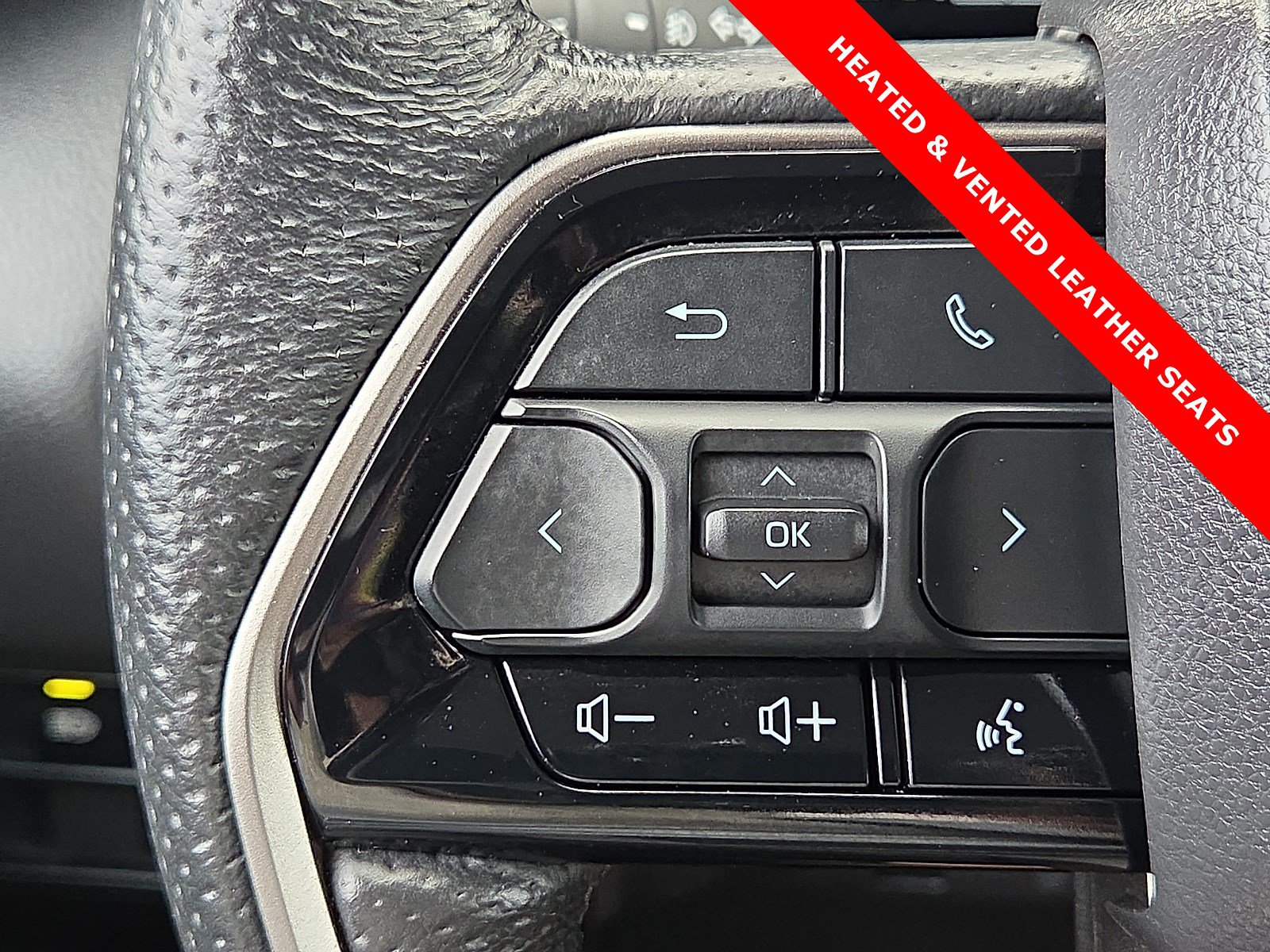 Used 2024 Toyota Tundra Limited AWD/4WD image 21