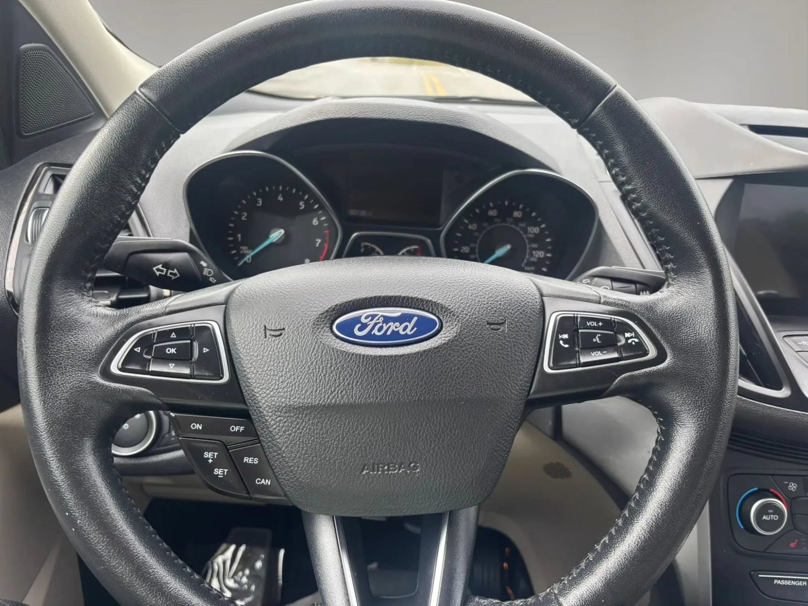 Used 2018 Ford Escape SEL FWD image 12