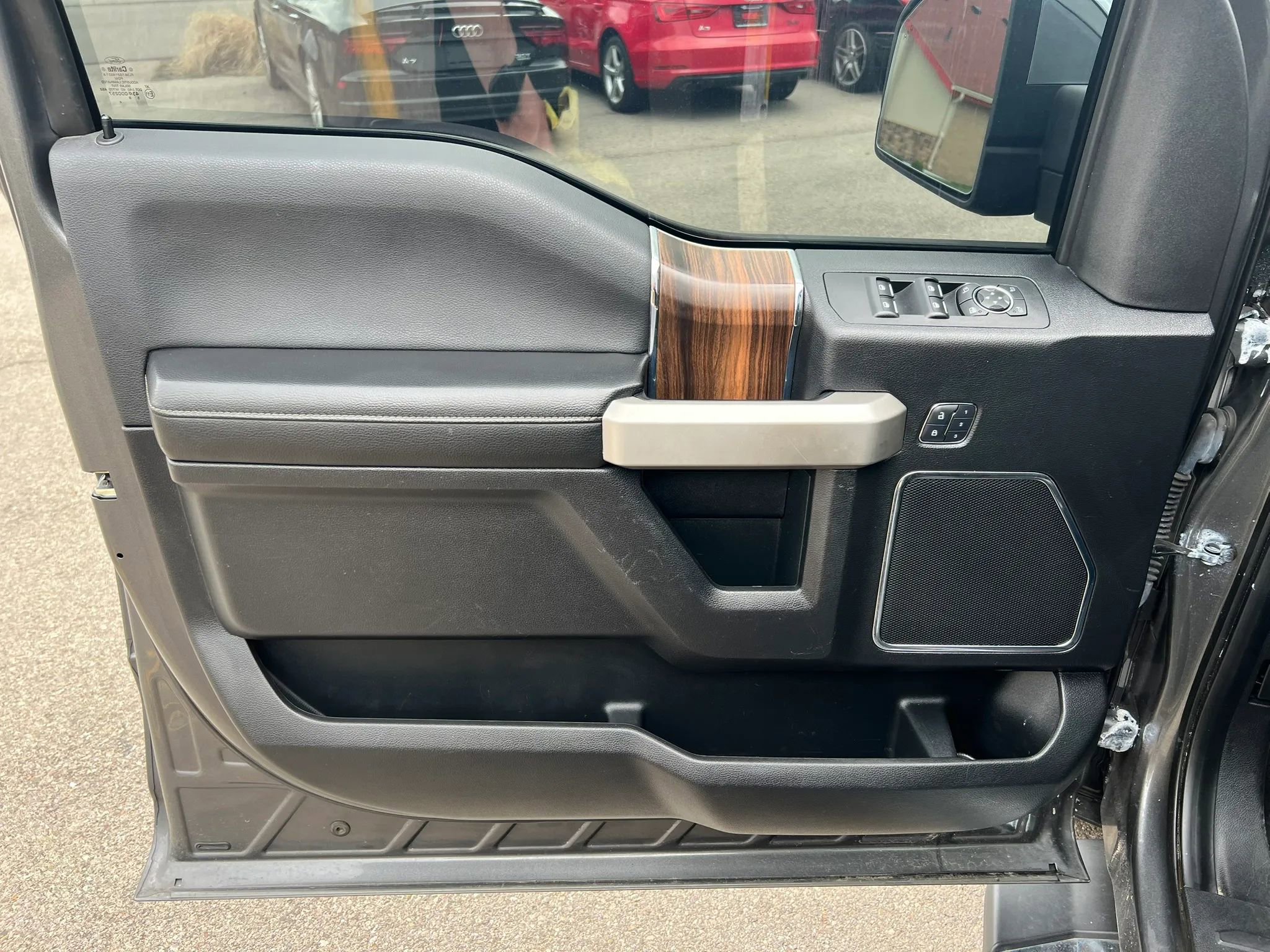 Used 2015 Ford F150 Lariat w/ Equipment Group 502A Luxury image 22