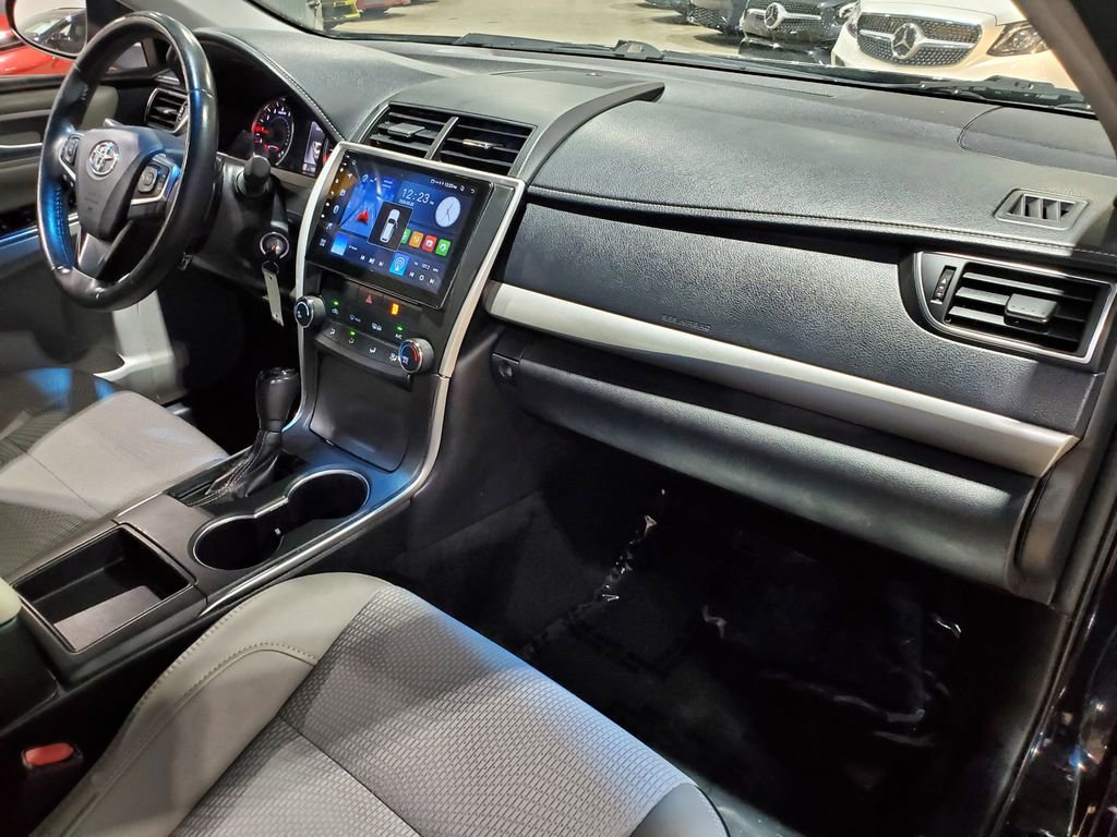 Used 2017 Toyota Camry SE FWD image 14