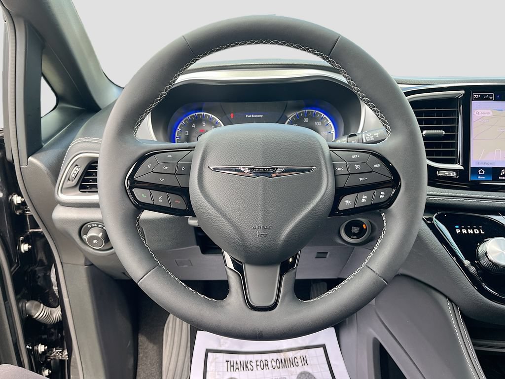 Used 2025 Chrysler Pacifica Limited w/ Trailer Tow Group FWD image 11