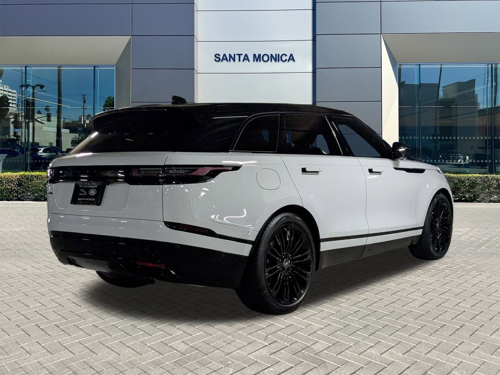 New 2026 Land Rover Range Rover Velar Dynamic SE image 2