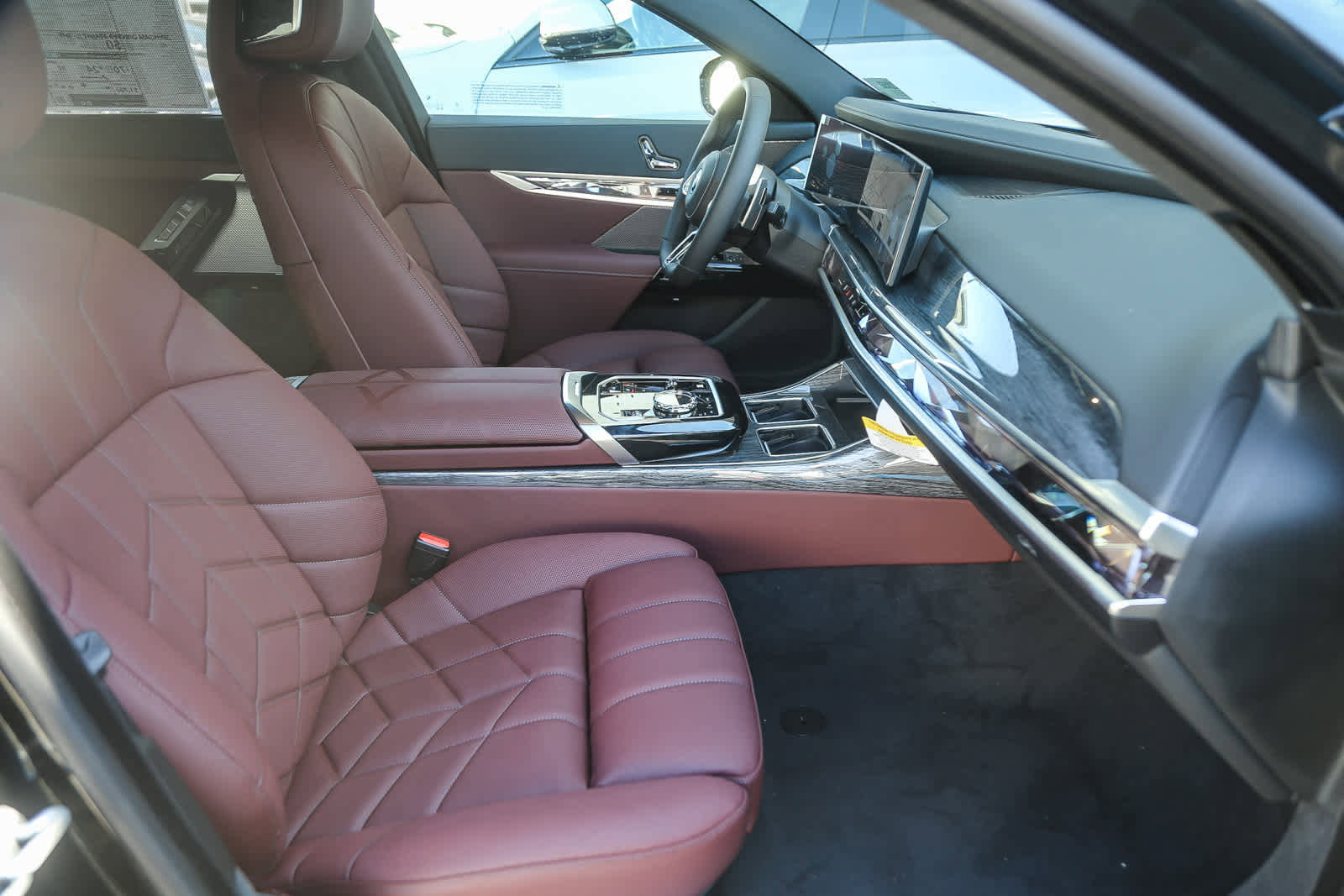 Used 2026 BMW 750e xDrive 750e xDrive w/ Premium Package image 13