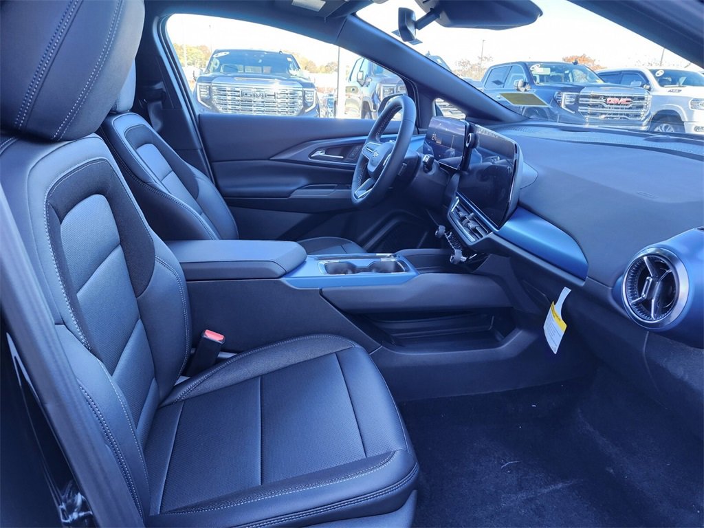 New 2026 Chevrolet Equinox EV LT image 11