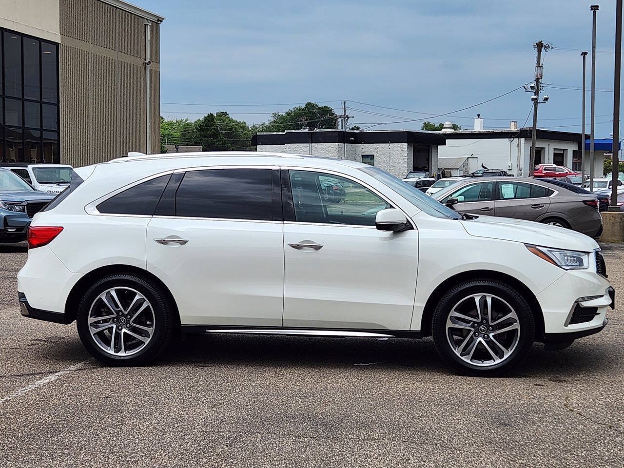 Used 2017 Acura MDX w/ Advance Package AWD/4WD image 10