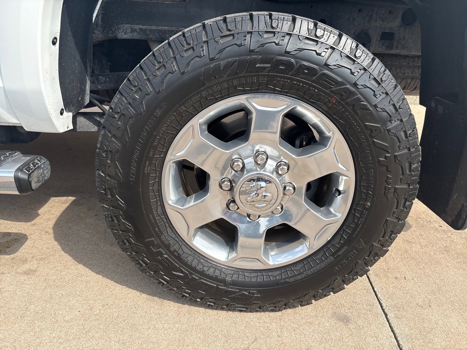 Used 2018 RAM 2500 Big Horn w/ Harvest Edition image 11