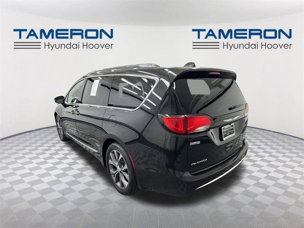 Used 2017 Chrysler Pacifica Limited w/ UConnect Theater Package image 3