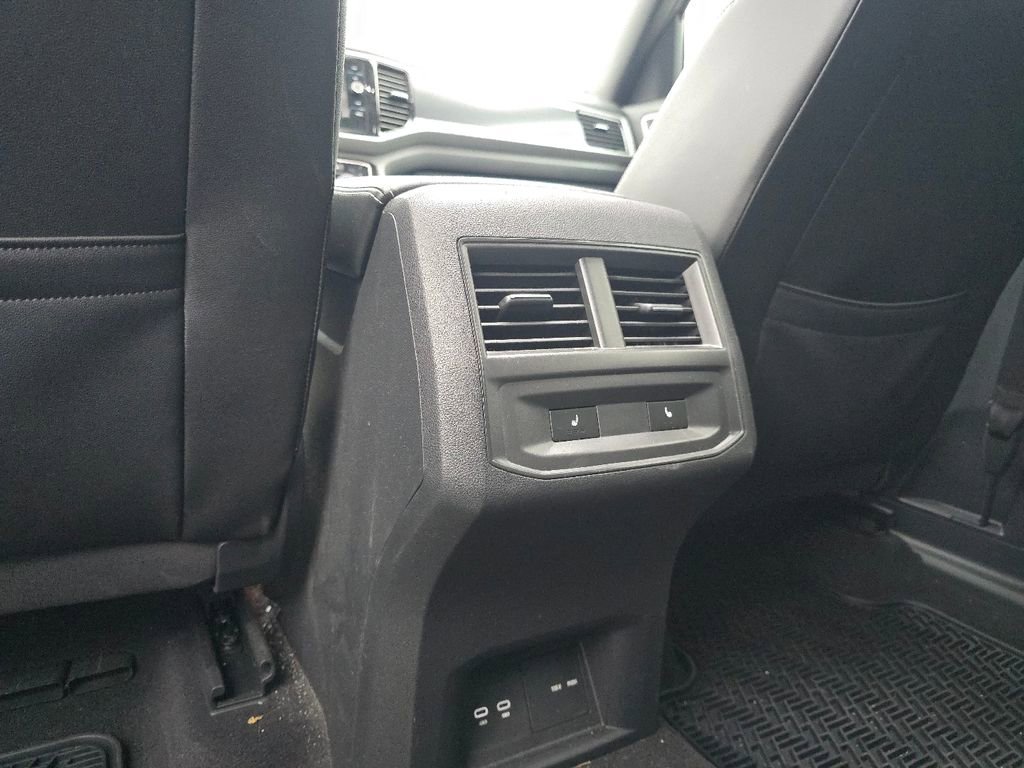 Used 2021 Volkswagen Atlas Cross Sport SEL Premium R-Line image 26