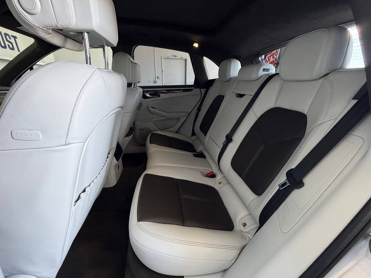 Used 2018 Porsche Macan Turbo AWD/4WD image 20