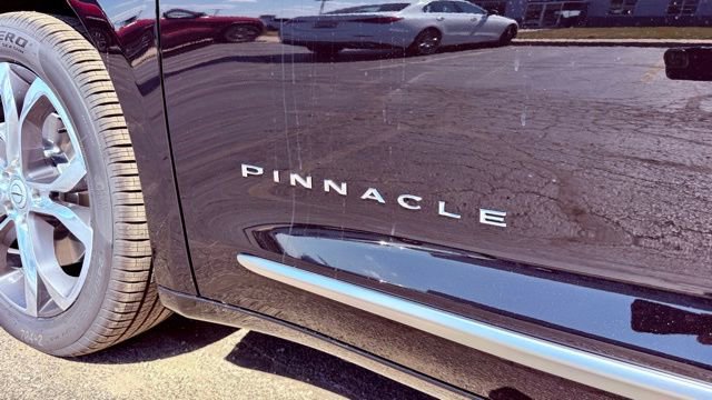 New 2026 Chrysler Pacifica Pinnacle image 3