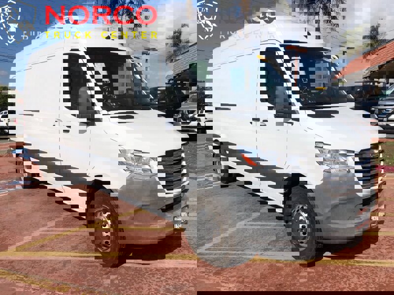 Used 2019 Freightliner Sprinter 3500 image 2