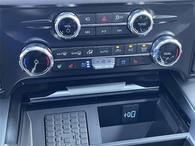 New 2025 Ford F350 Platinum w/ FX4 Off-Road Package image 27