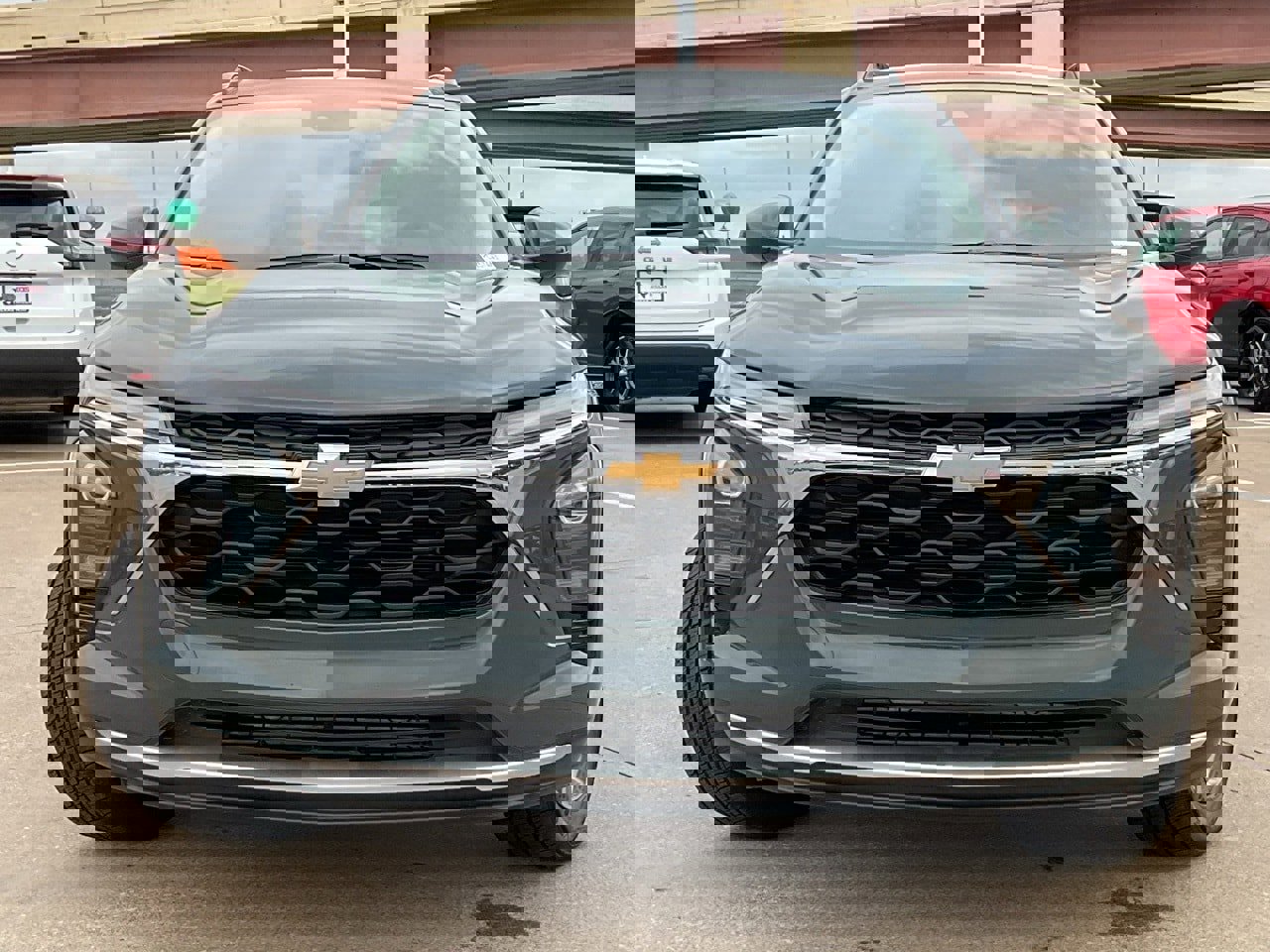 Used 2025 Chevrolet Trax LT w/ LT Convenience Package image 3