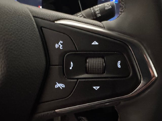 Used 2025 Chevrolet Trax LT w/ Driver Confidence Package FWD image 8