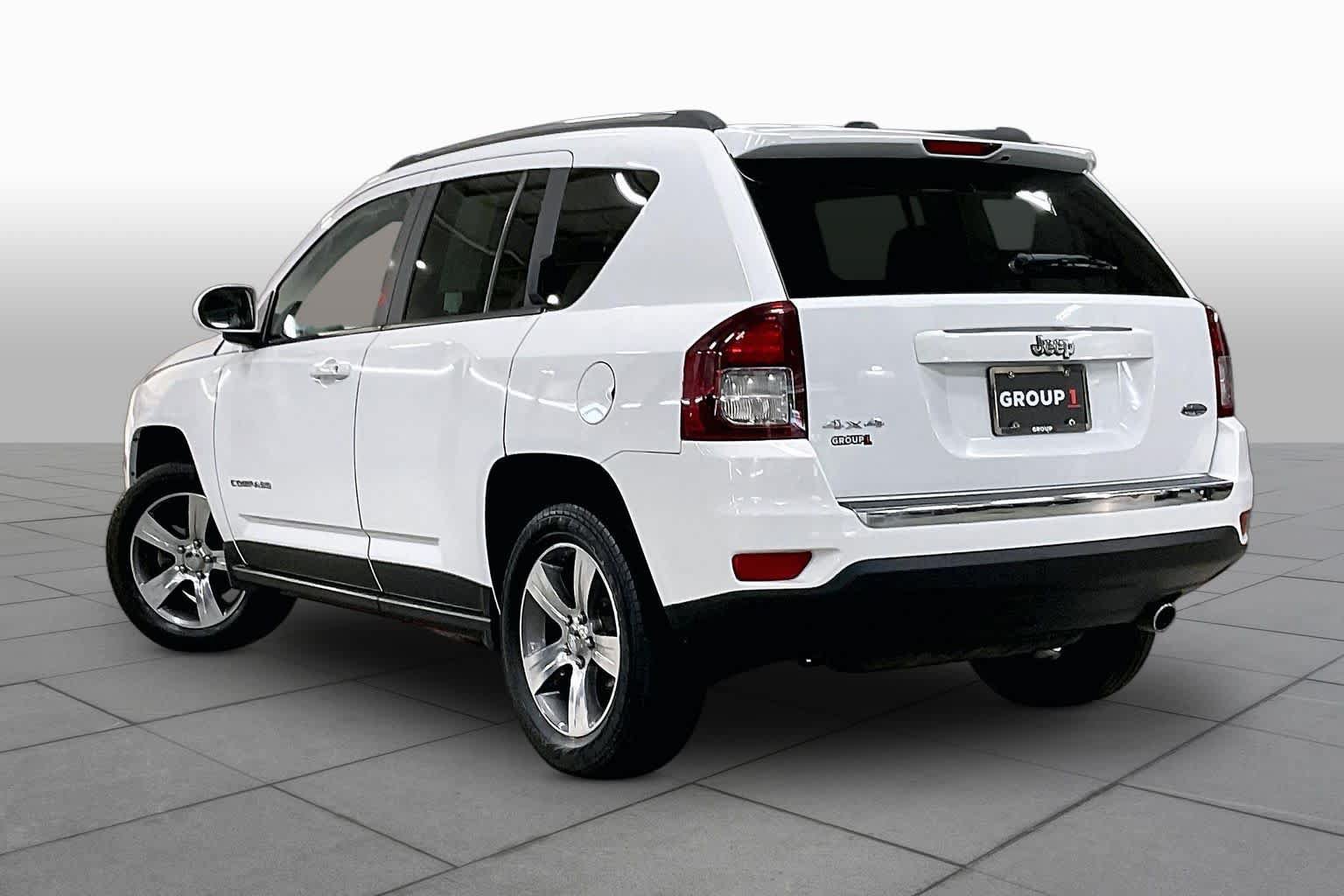 Used 2017 Jeep Compass High Altitude AWD/4WD image 12