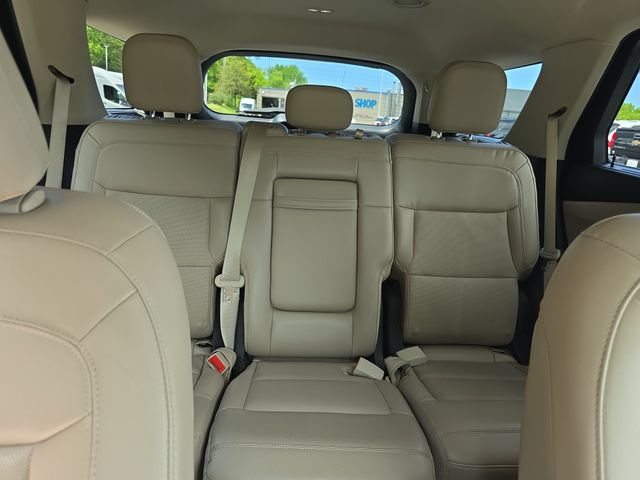 Used 2022 Ford Explorer Limited w/ Equipment Group 301A AWD/4WD image 17