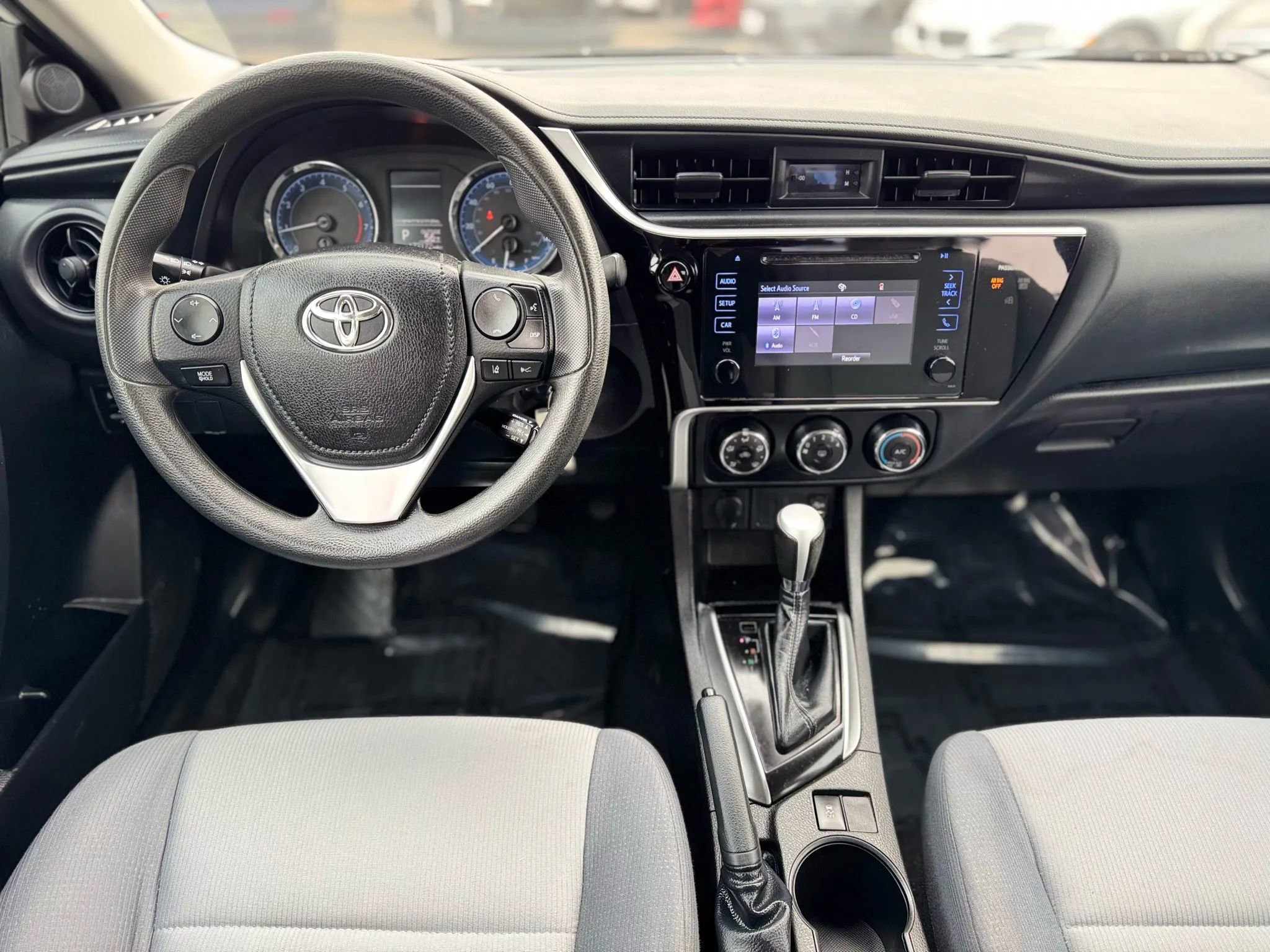 Used 2017 Toyota Corolla L FWD image 15