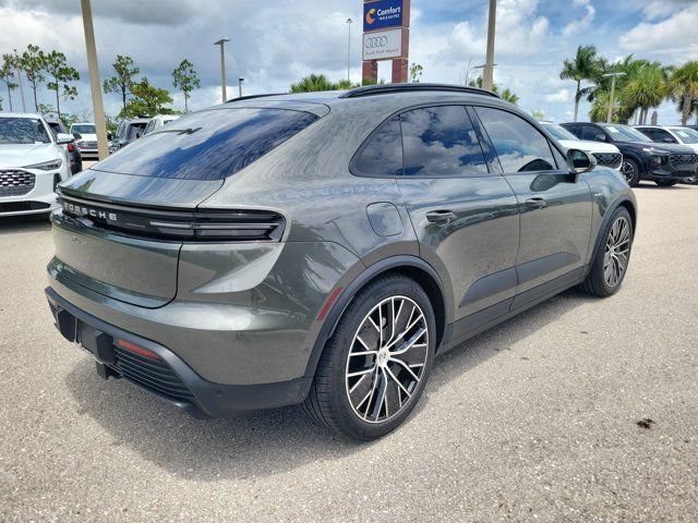 Used 2025 Porsche Macan Electric RWD image 7