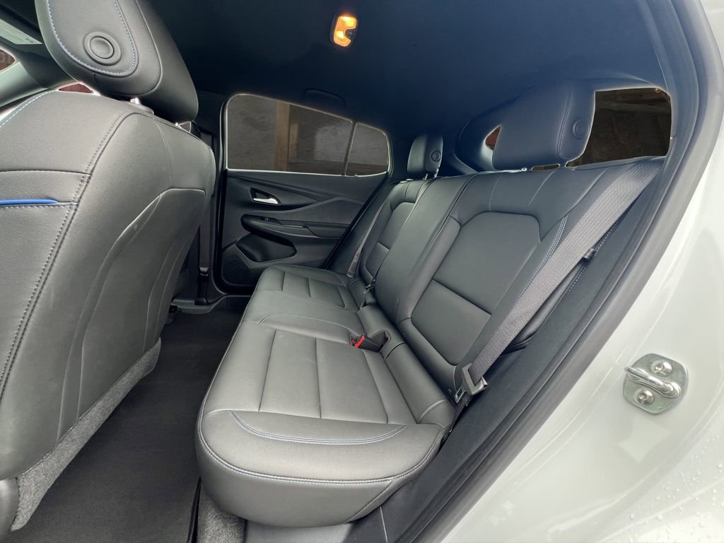 Certified 2025 Buick Envista Sport Touring image 14