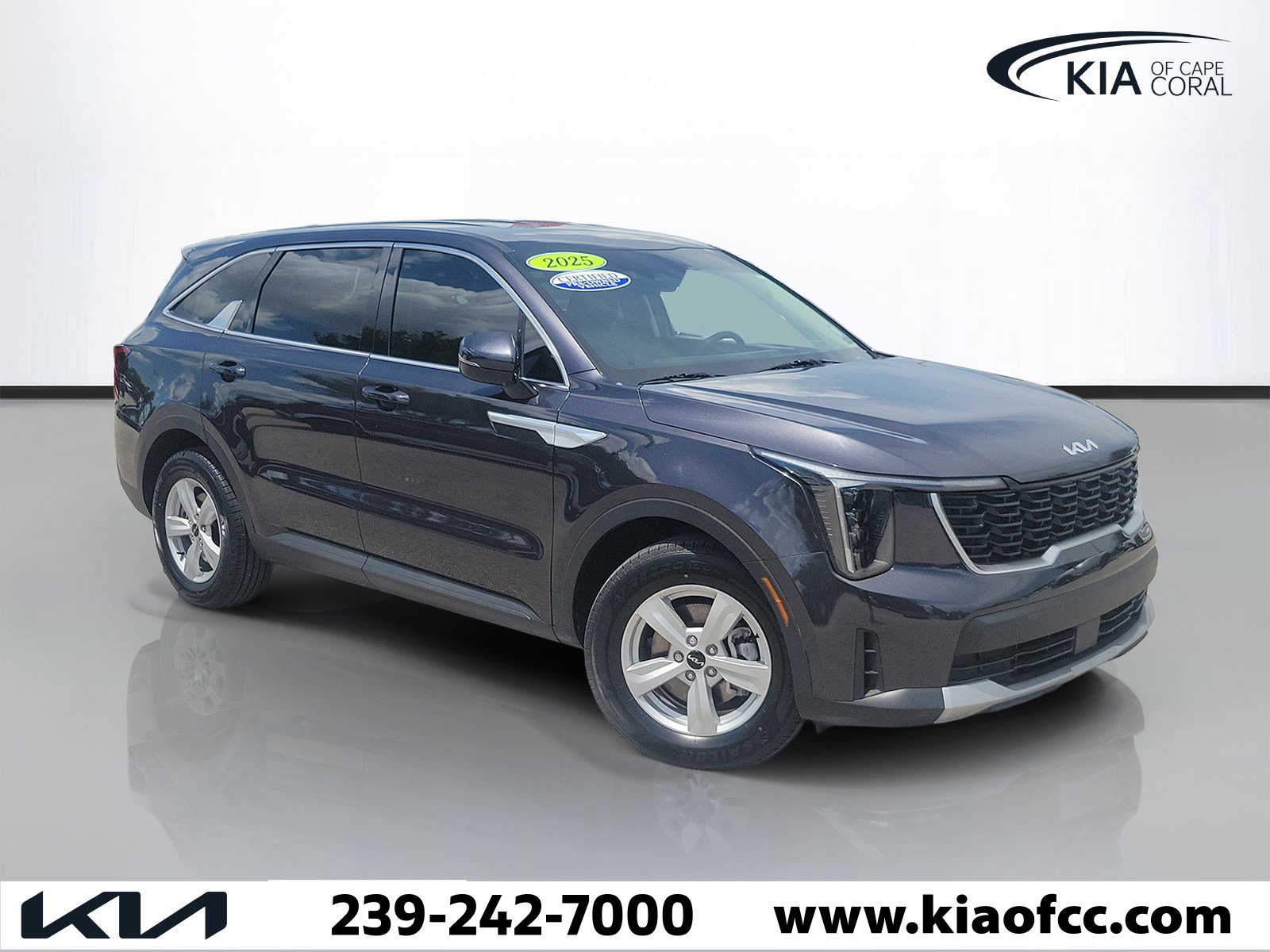 Certified 2025 Kia Sorento LX FWD image 1