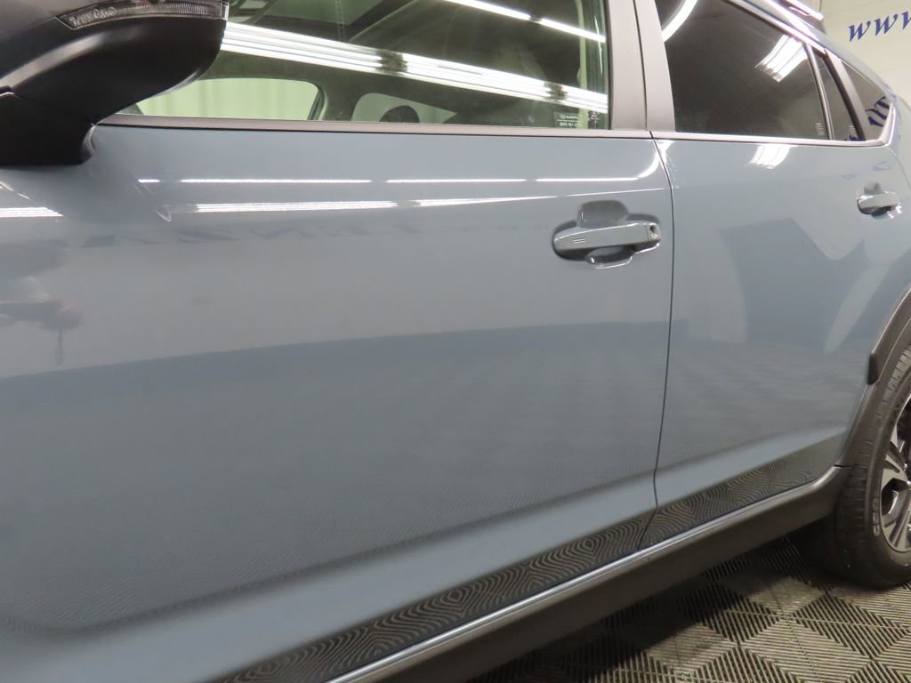 Used 2025 Subaru Crosstrek 2.0i Premium image 31