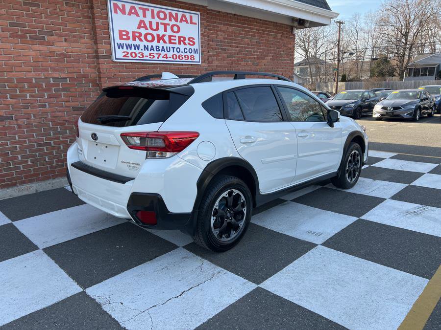 Used 2021 Subaru Crosstrek 2.0i Premium image 3