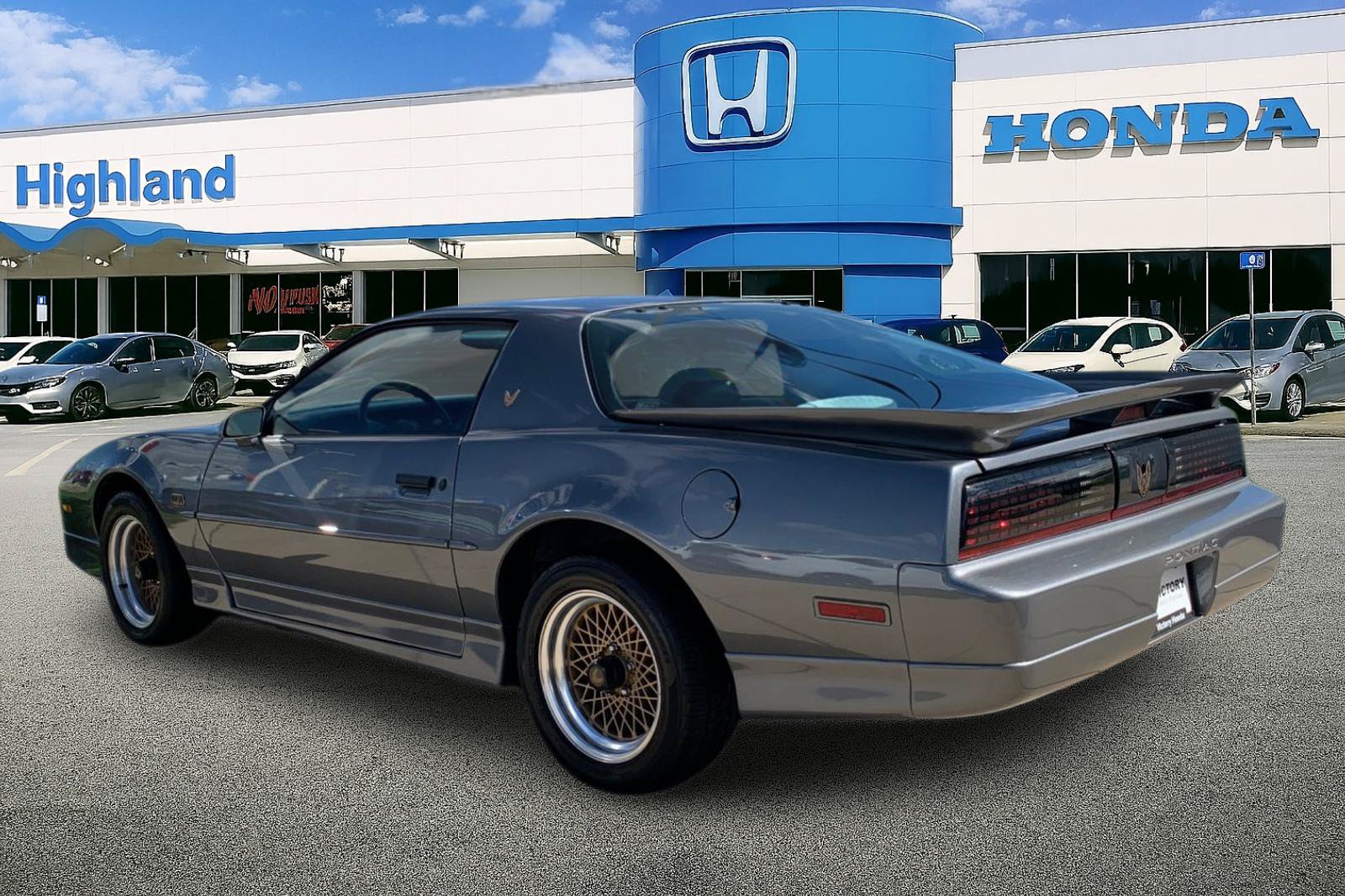Used 1987 Pontiac Firebird Trans Am RWD image 3