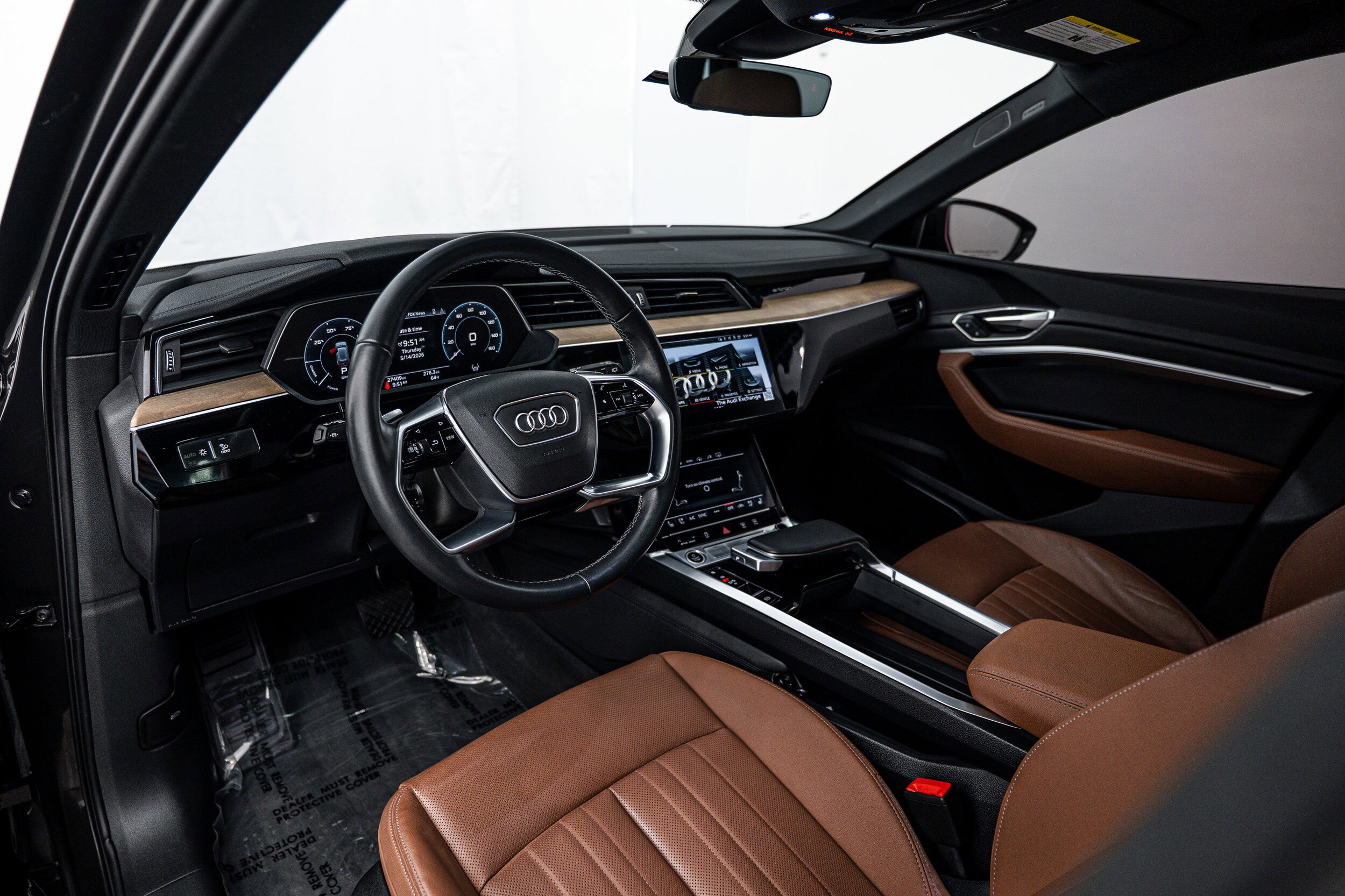 Certified 2024 Audi Q8 e-tron Premium Plus w/ Premium Plus Package AWD/4WD image 10