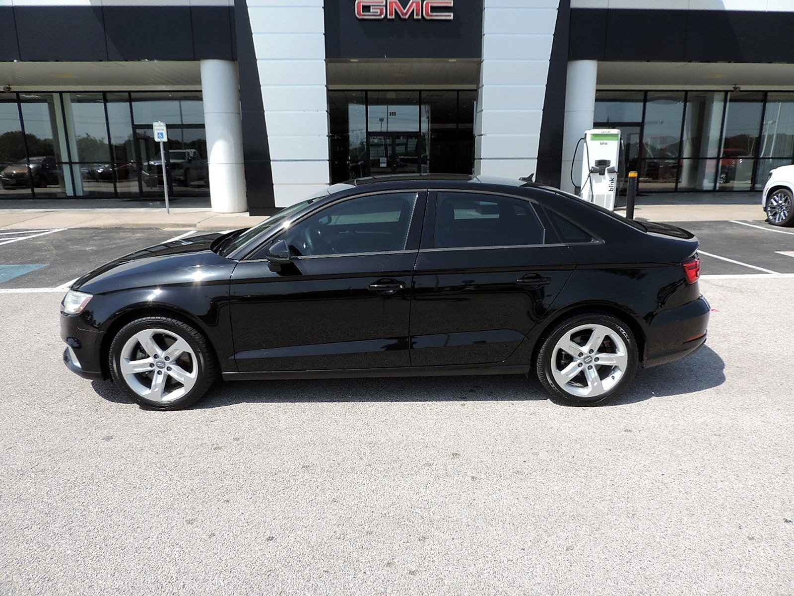 Used 2018 Audi A3 2.0T Premium w/ Convenience Package FWD image 8