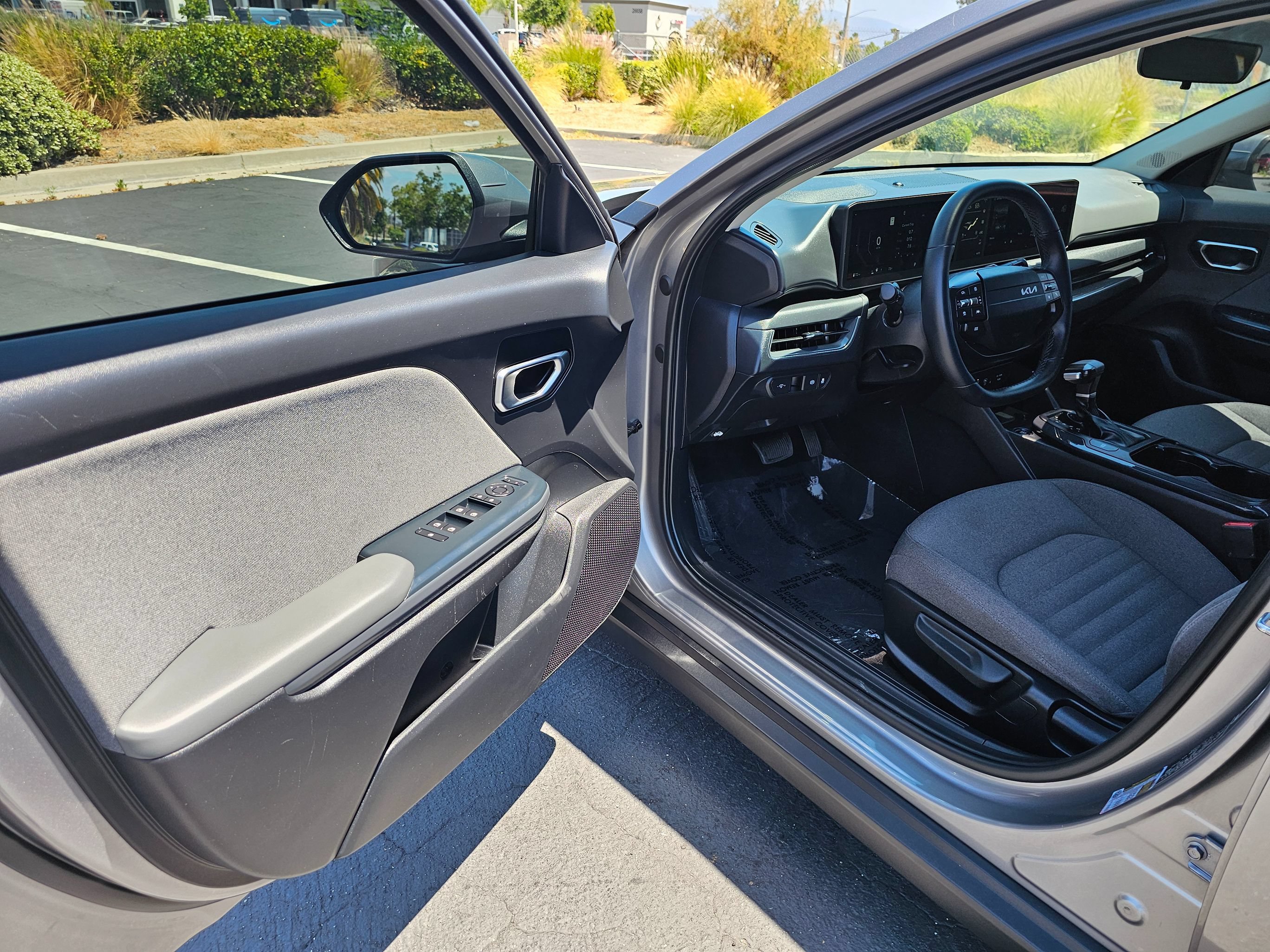 Used 2025 Kia K4 EX FWD image 15
