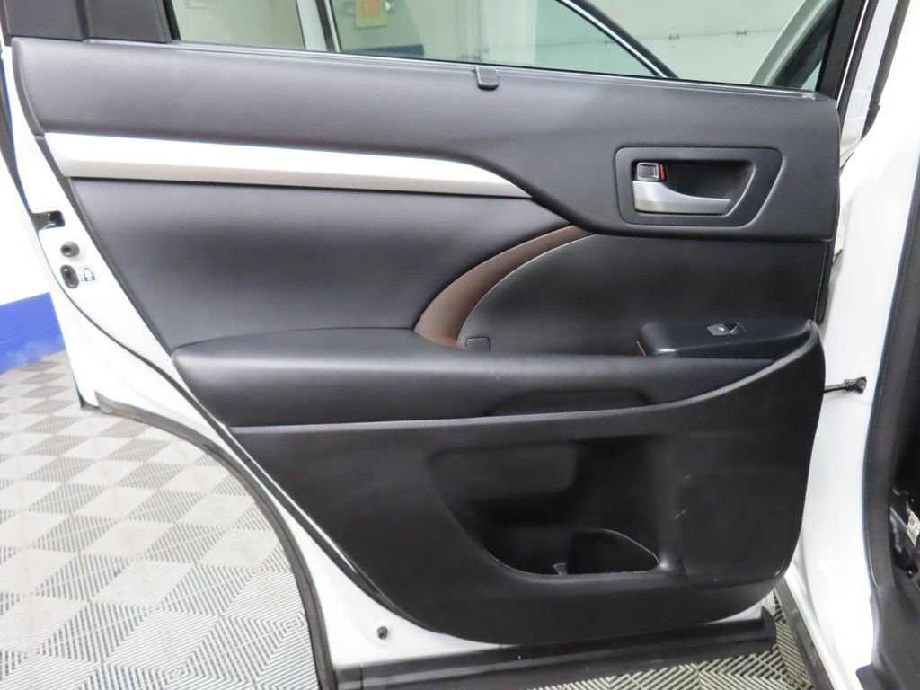Used 2018 Toyota Highlander XLE image 57