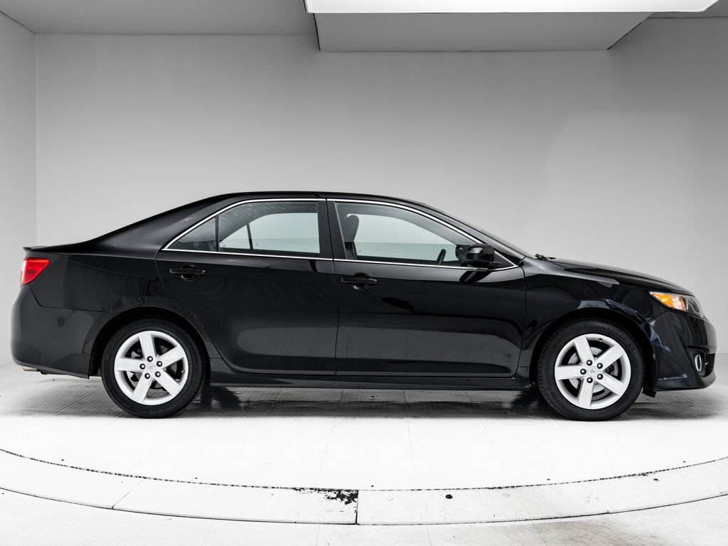 Used 2012 Toyota Camry SE image 30