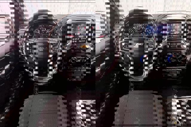 Used 2021 Chevrolet Silverado 1500 LT w/ Max Trailering Package image 5