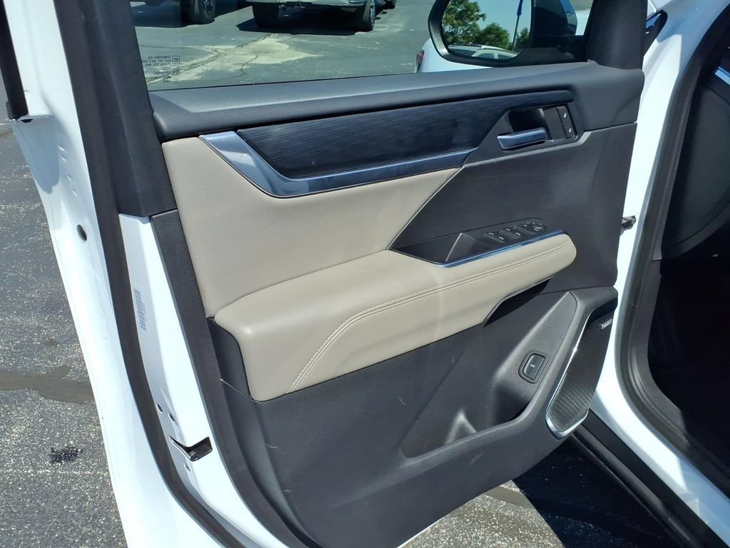 Used 2026 GMC Acadia Elevation w/ Elevation Premium Package AWD/4WD image 14