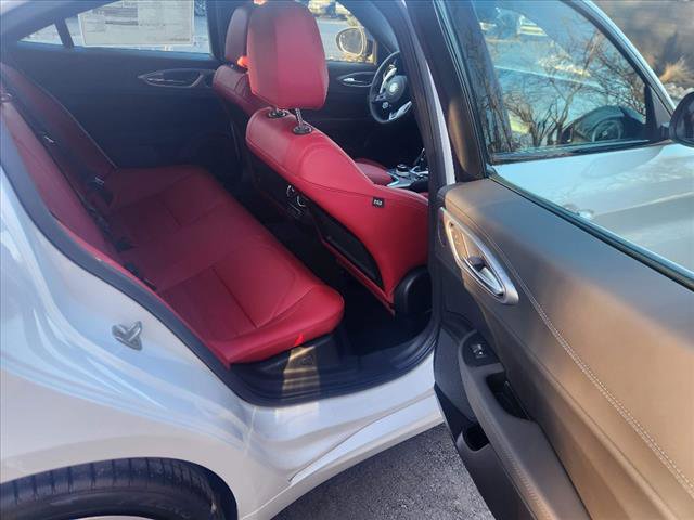 Used 2024 Alfa Romeo Giulia Veloce image 15