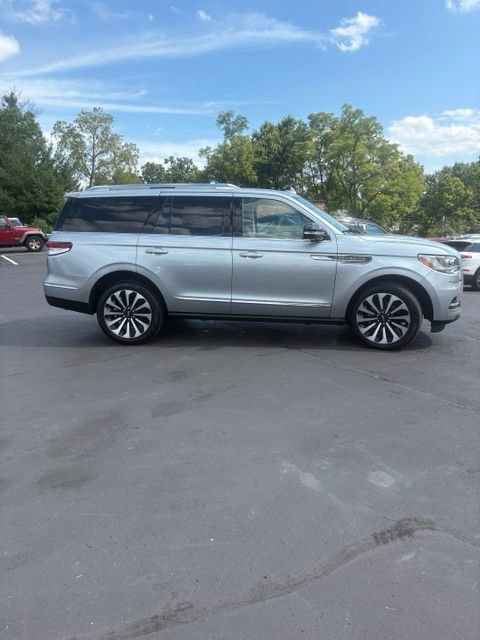 Certified 2023 Lincoln Navigator Reserve AWD/4WD image 4
