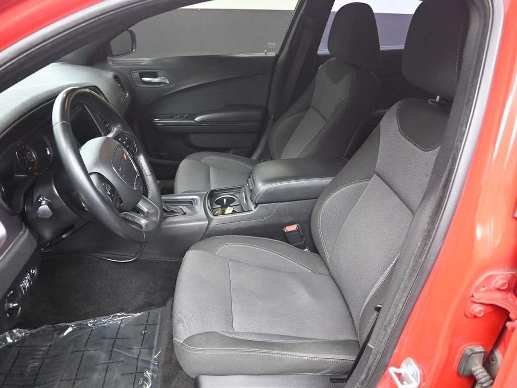Used 2018 Dodge Charger SXT w/ Blacktop Package image 14