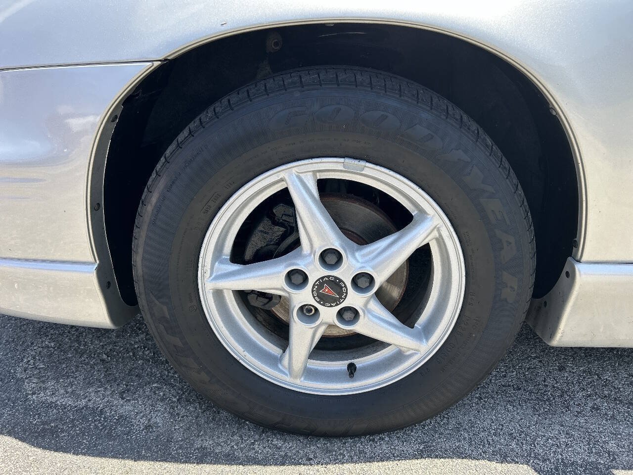 Used 2001 Pontiac Grand Prix GT w/ Opt Pkg 3 FWD image 18