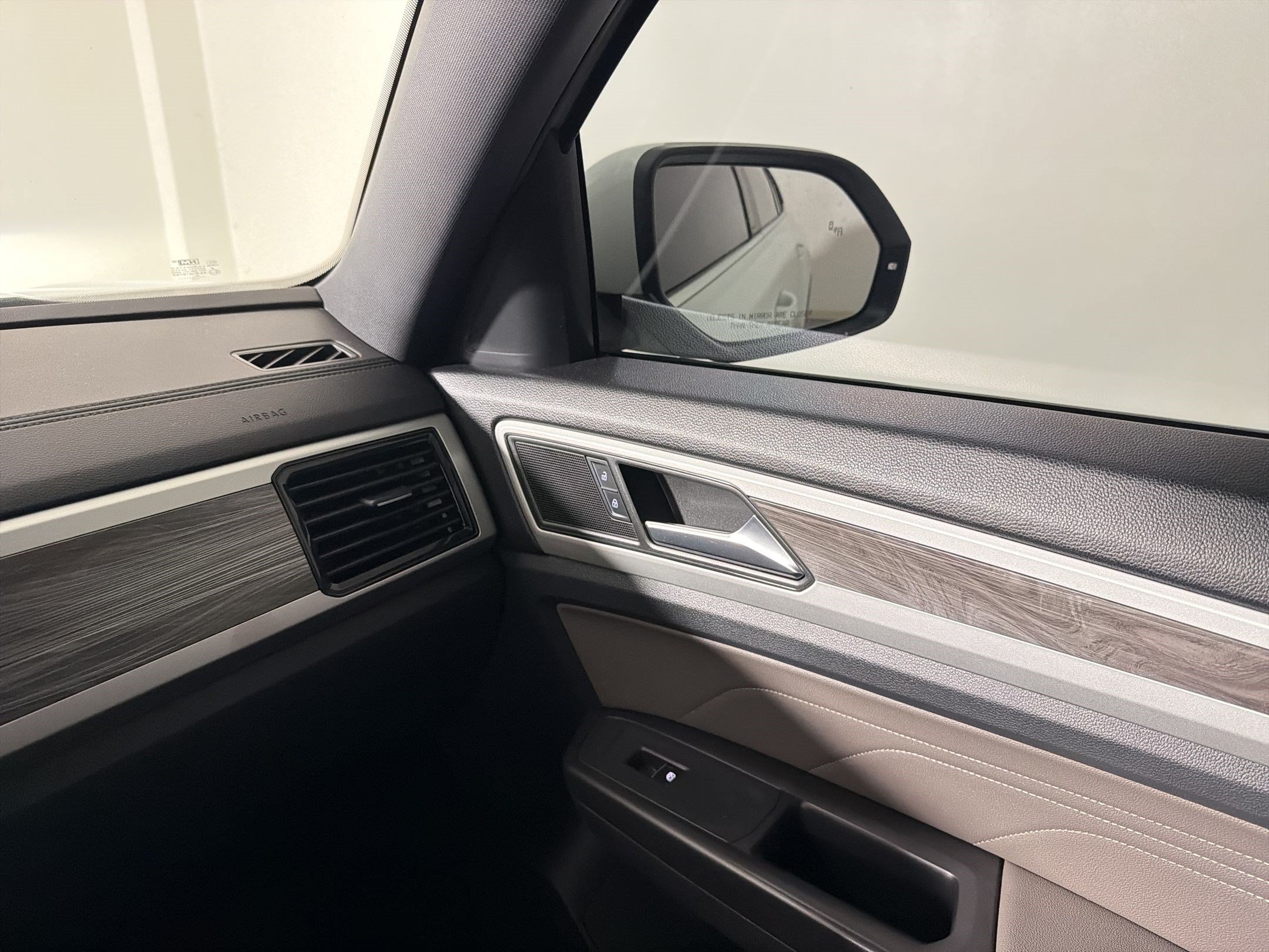 Used 2022 Volkswagen Atlas Cross Sport SE w/ Panoramic Sunroof Package AWD/4WD image 24