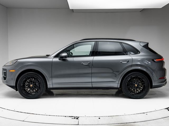 Certified 2025 Porsche Cayenne image 2