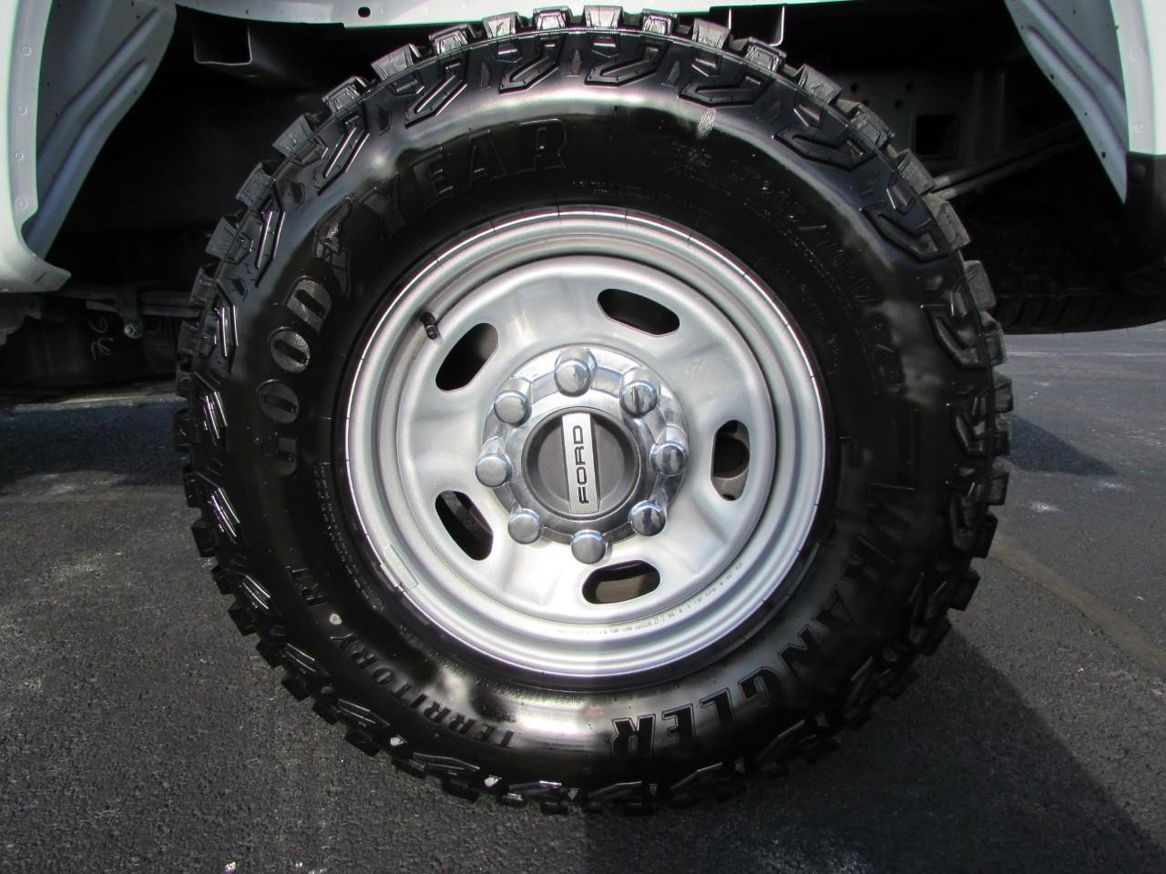 Used 2025 Ford F250 XL w/ XL Off-Road Package image 9