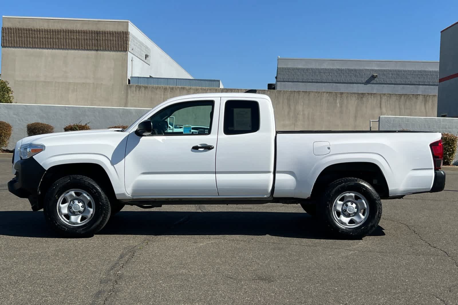 Certified 2022 Toyota Tacoma SR RWD image 9