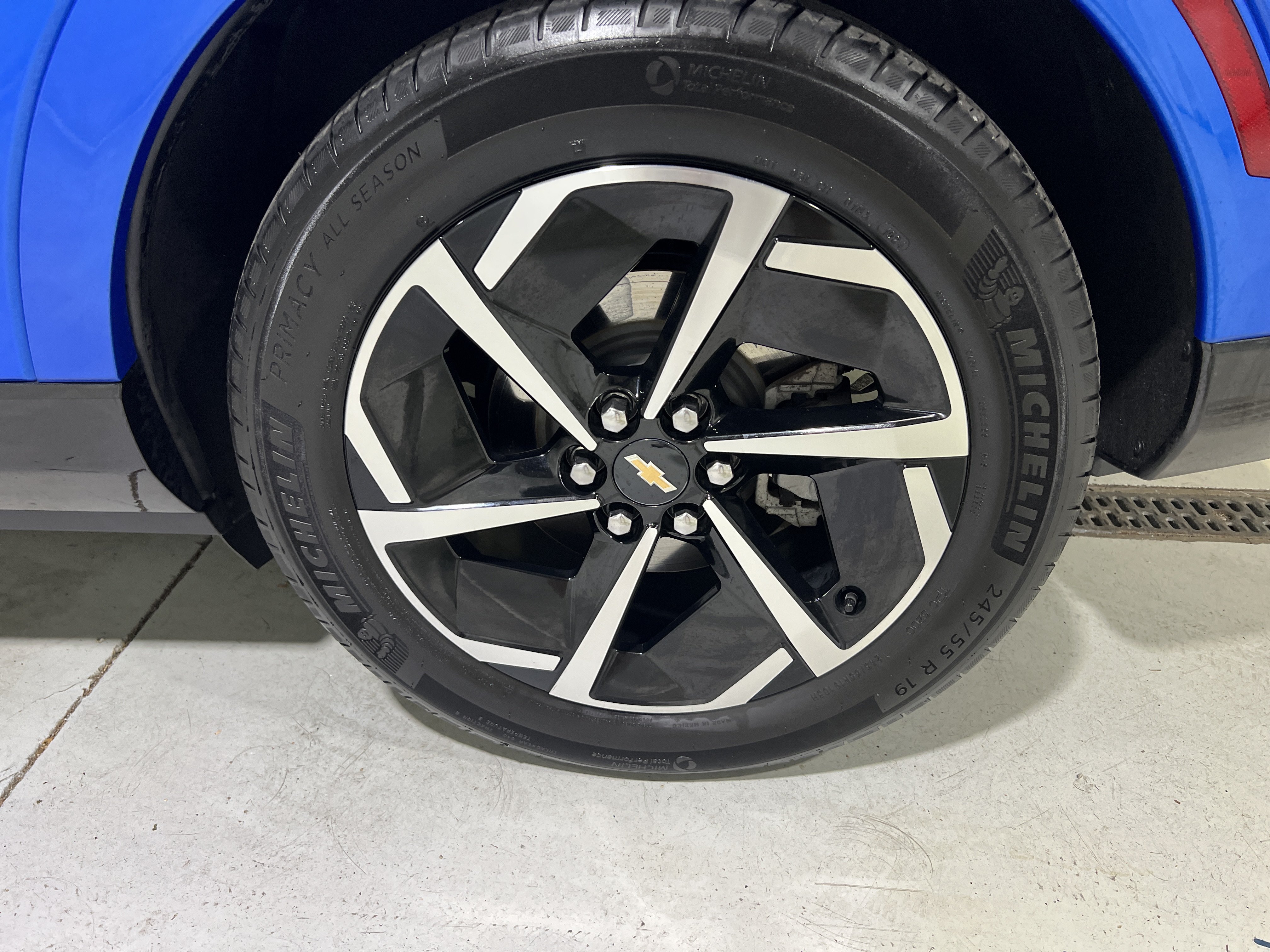 Certified 2024 Chevrolet Equinox EV LT FWD image 13