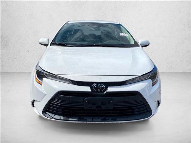 Used 2023 Toyota Corolla LE FWD image 2