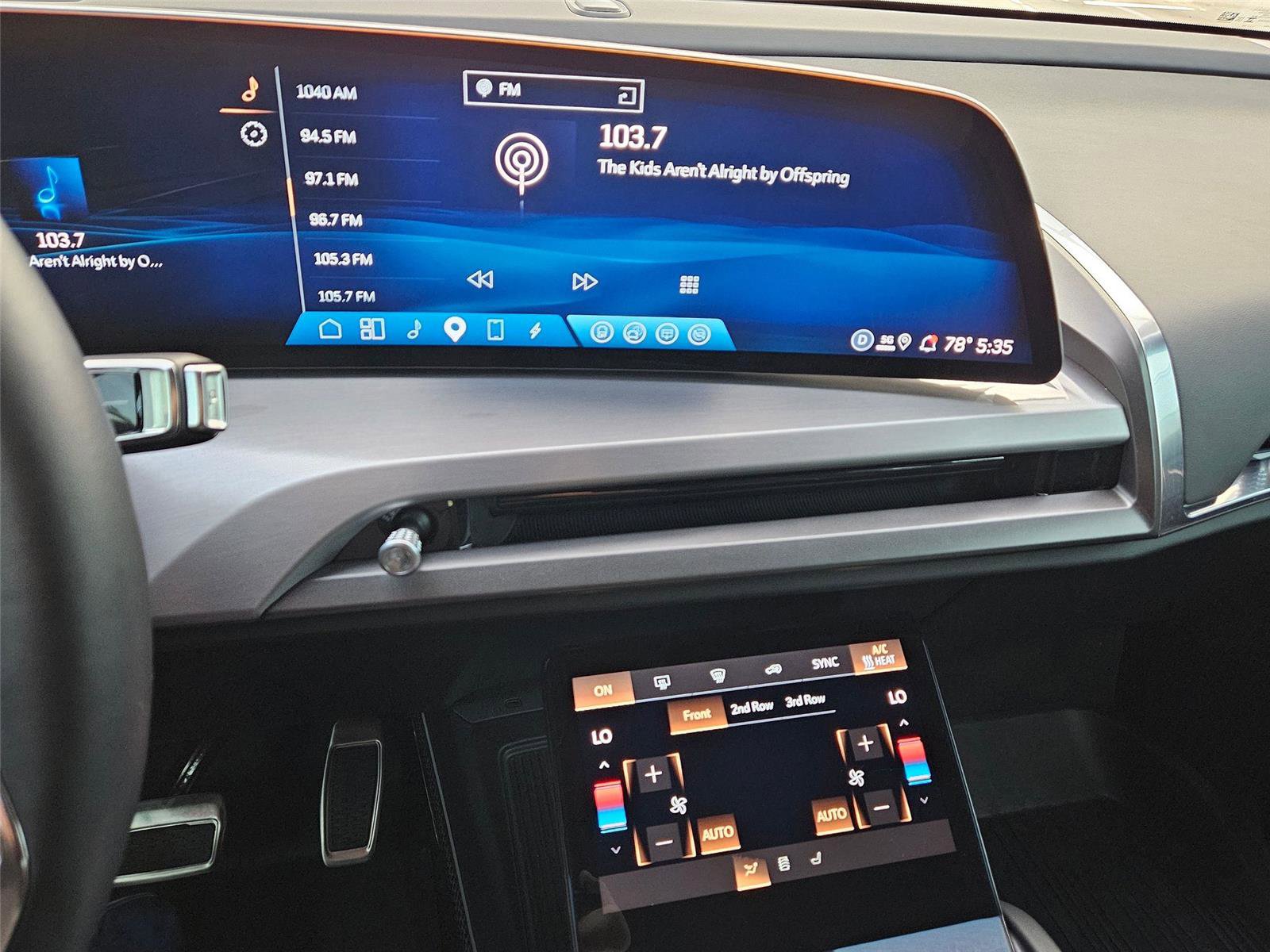 New 2026 Cadillac Vistiq Luxury w/ LPO, Floor Liner Package AWD/4WD image 16