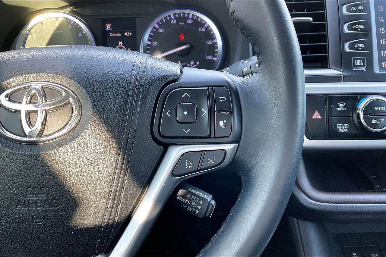 Used 2018 Toyota Highlander Limited image 33