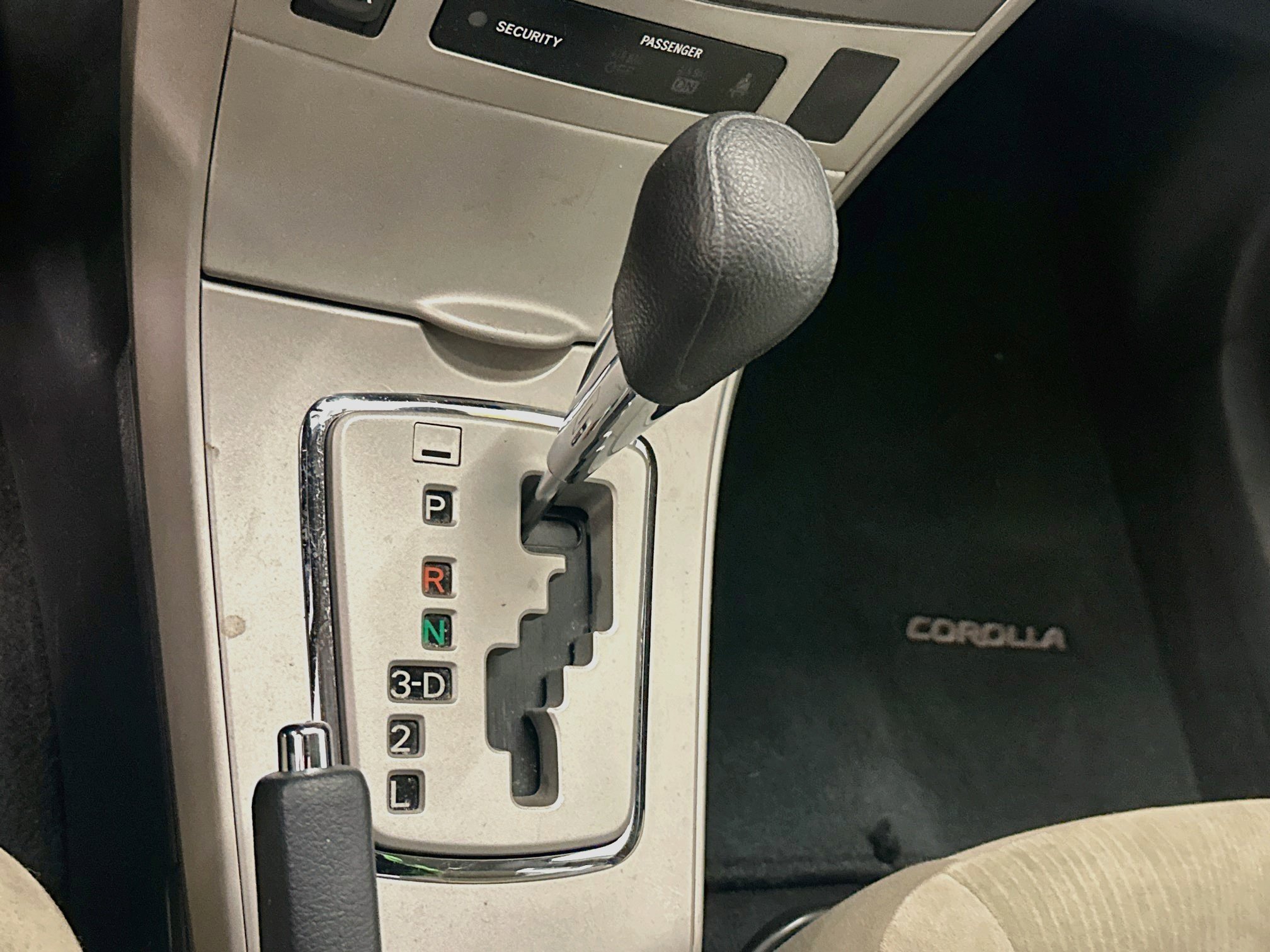 Used 2013 Toyota Corolla LE w/ Premium Pkg FWD image 23