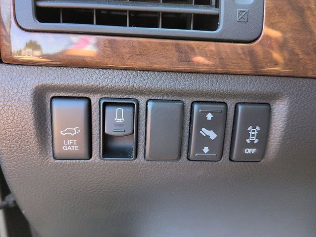 Used 2010 Nissan Armada Platinum w/ Captain Seat Pkg AWD/4WD image 21