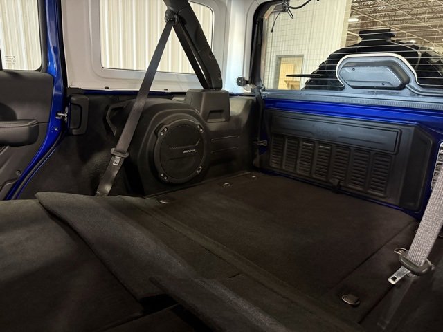 Used 2018 Jeep Wrangler Unlimited Sahara w/ Dual Top Group image 31